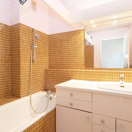Vue De Carte Postale Et Piscine ! Apartment *
